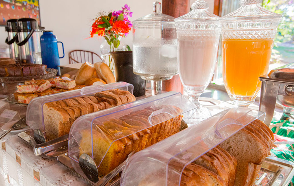 Cafe-da-Manha-Pousada-Caminho-das-Cachoeiras